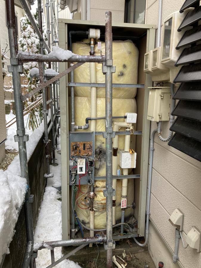 高岡市　エコキュート脱着 給湯配管の状態を要確認