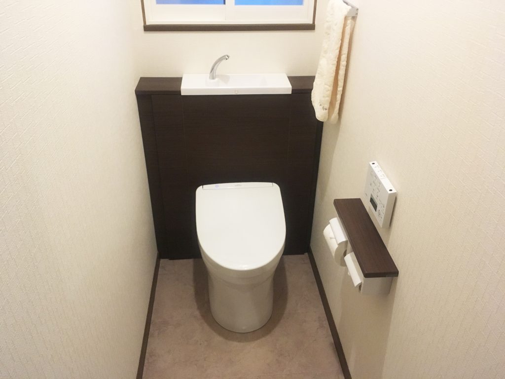 富山市 トイレ TOTO レストパル 改修工事 富山・石川県でリフォームをお考えならオリバーへお任せ下さい！