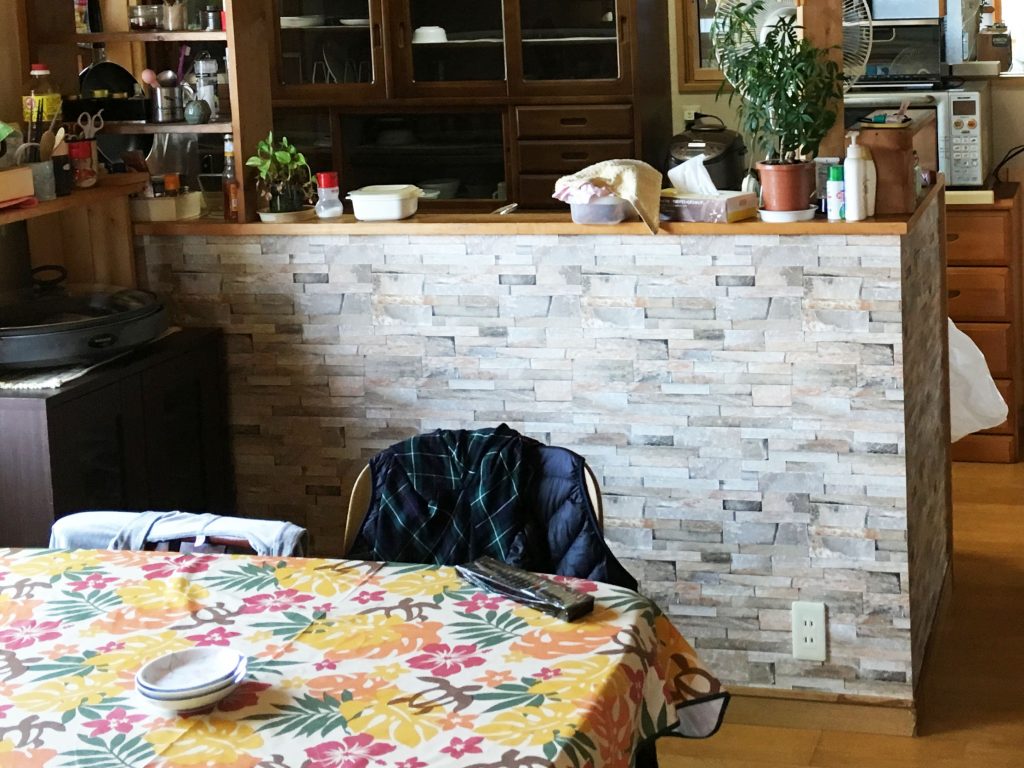 高岡市 天井 壁 キッチンカウンタークロス貼り替え工事 富山 石川県でリフォームをお考えならオリバーへお任せ下さい